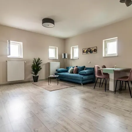 Panorama Apartment *